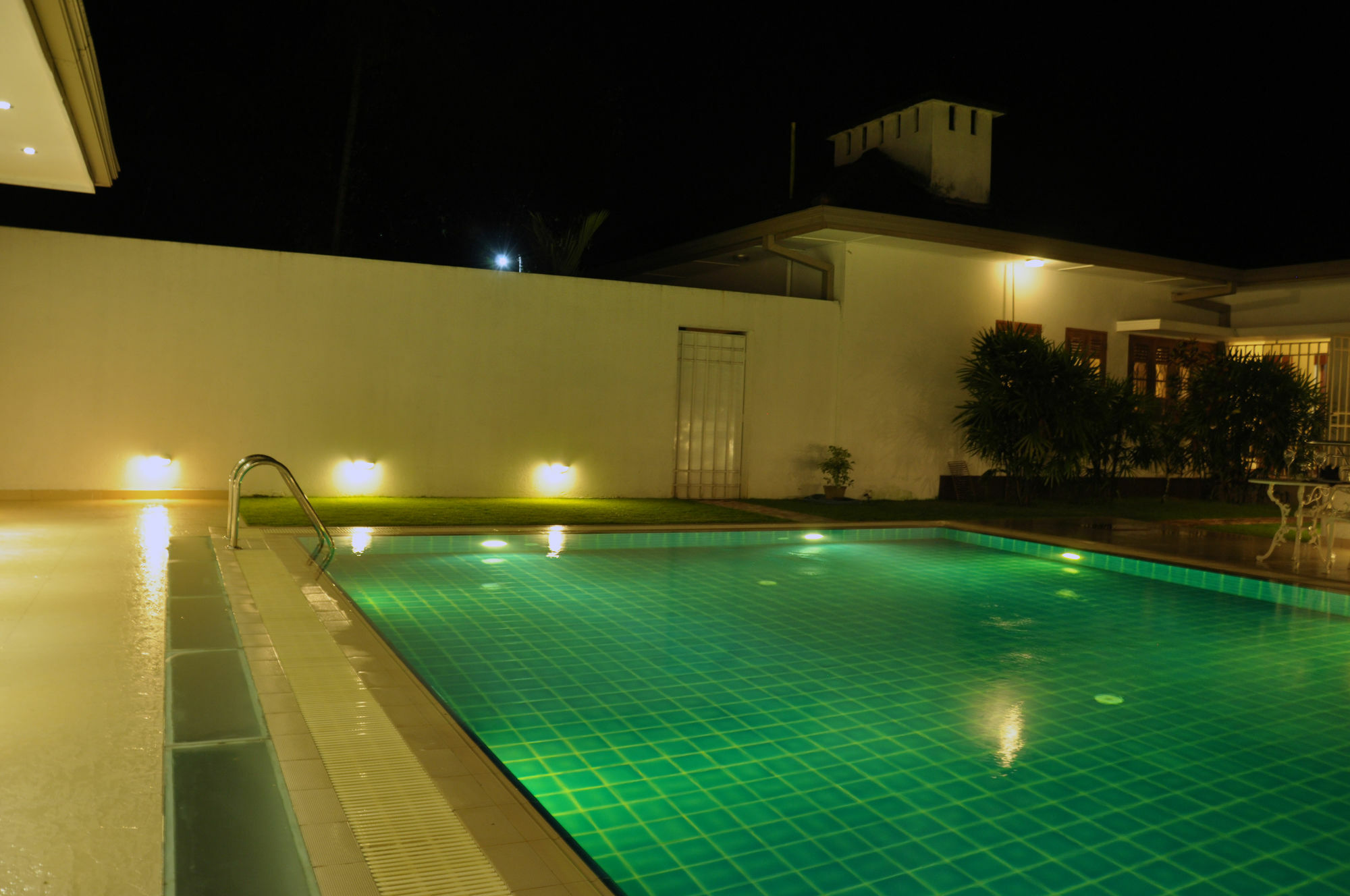 Serene Villa Ratnapura Bagian luar foto
