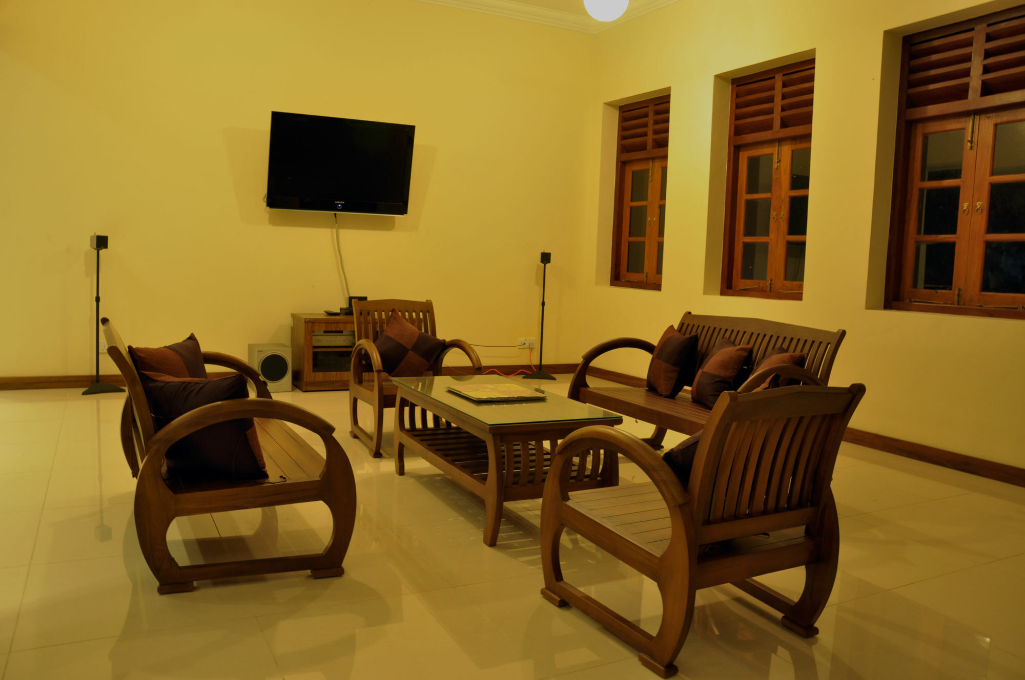 Serene Villa Ratnapura Bagian luar foto