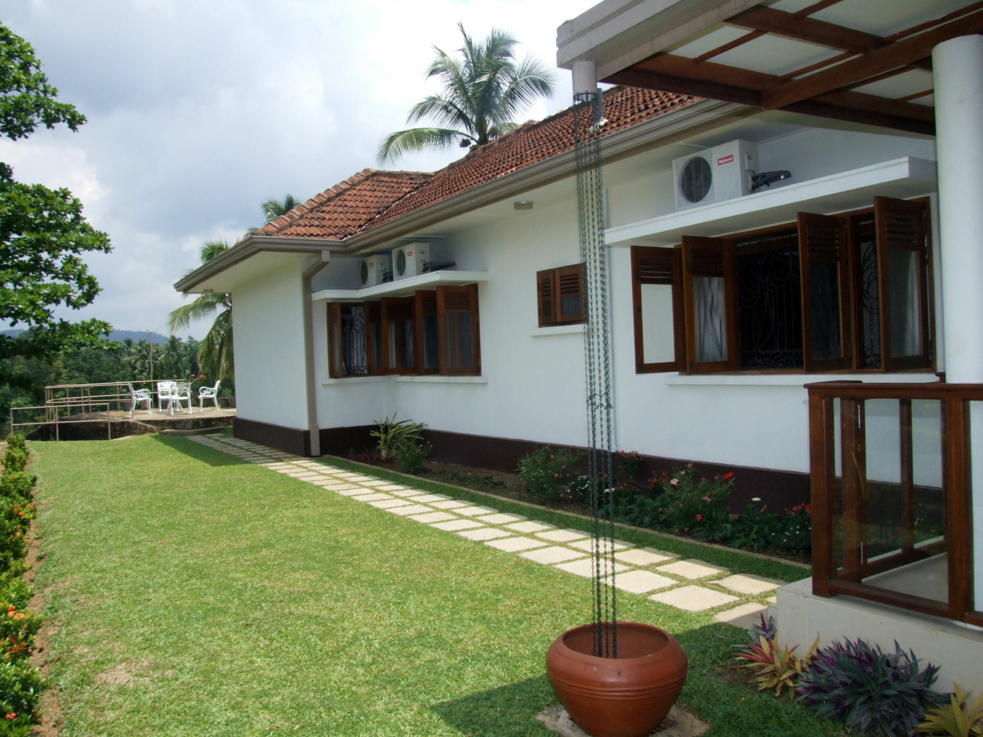 Serene Villa Ratnapura Bagian luar foto