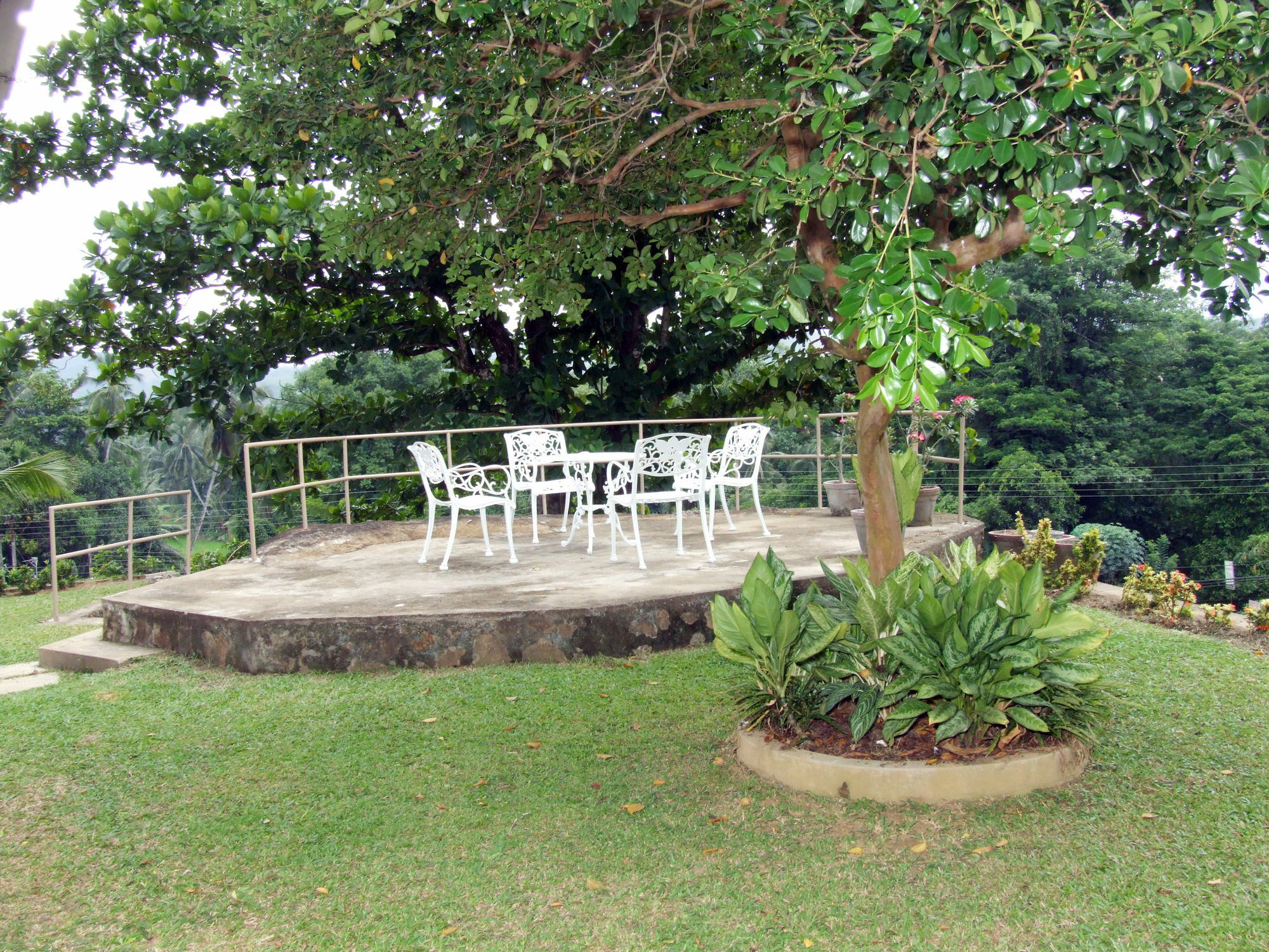 Serene Villa Ratnapura Bagian luar foto